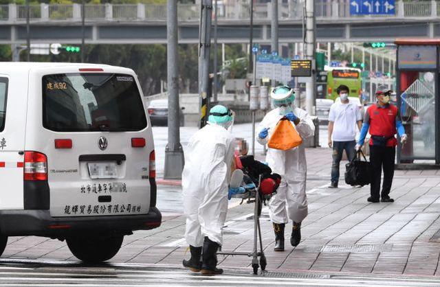 台媒：台北一家4口3名老人陈尸家中，唯一幸存者发高烧