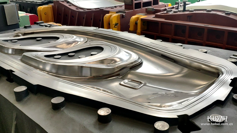 兴达公司生产的汽车模具.&nbsp;长城网记者&nbsp;郑建卫&nbsp;摄