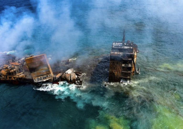 斯里兰卡起火货轮所属公司派国际专家团进行协助调查