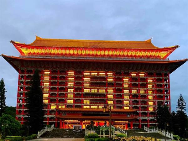 台北一幕圆山饭店点亮usa感谢美国给疫苗岛内网友讽刺才毛毛雨就叩谢