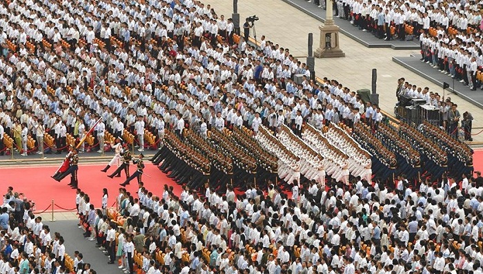 揭秘 | 如何让7万余人在天安门广场上坐上“巨轮”？