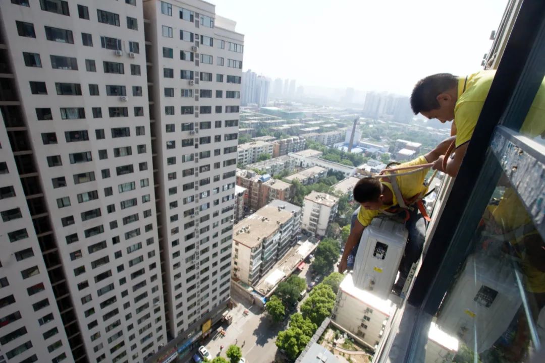 培训机构公然造假承诺八百元拿高空作业证,工人安全如何保障