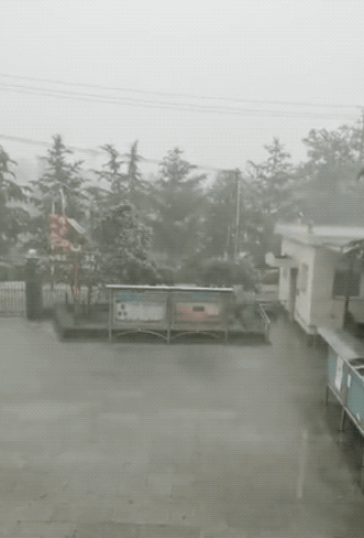 △11日18时，北京市房山区周口店镇山口村开始降雨。