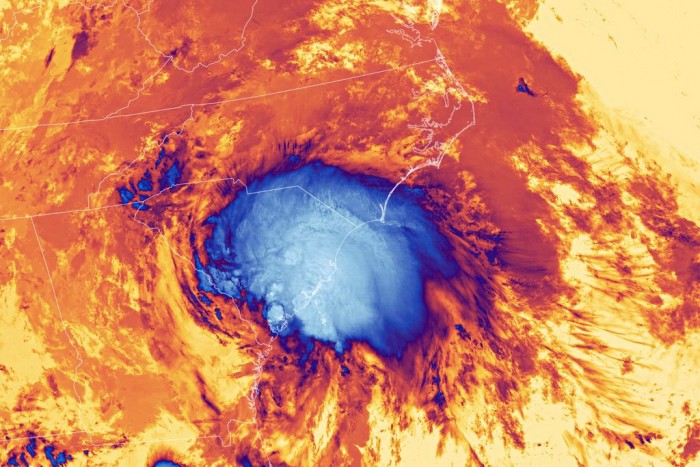 卫星图显示热带风暴“艾尔莎”正登陆美国东南部