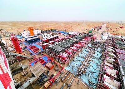 顺北53-1h井酸压现场.邵洪涛 摄