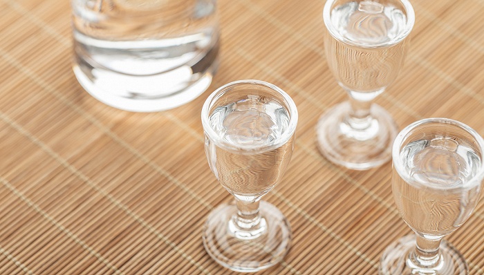 中高端白酒大幅回暖，板块爆发，山西汾酒半年净利超去年，舍得酒业业绩预增超3倍 - Vimarsana News