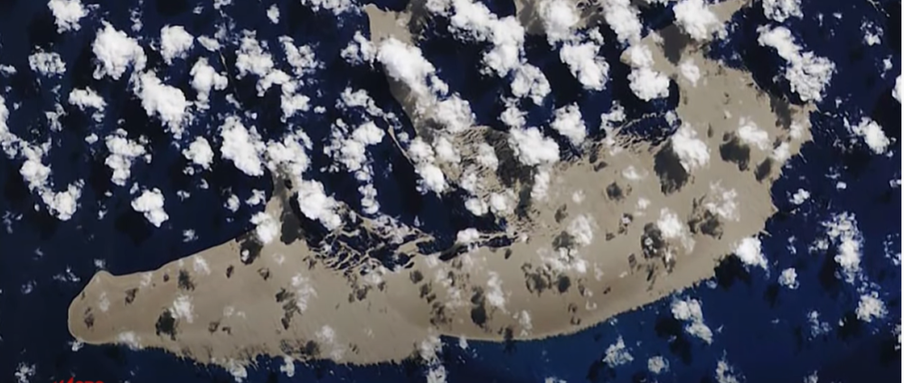 卫星拍摄到汤加群岛附近的浮石筏 