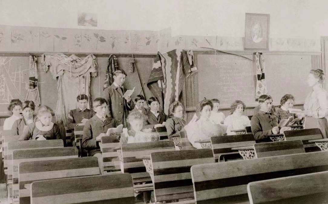 淌血的历史北美原住民儿童寄宿学校惨剧重见天日