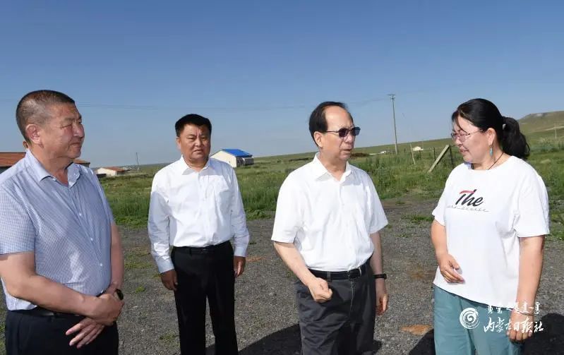 7月13日,自治区党委书记,人大常委会主任石泰峰来到锡林郭勒盟