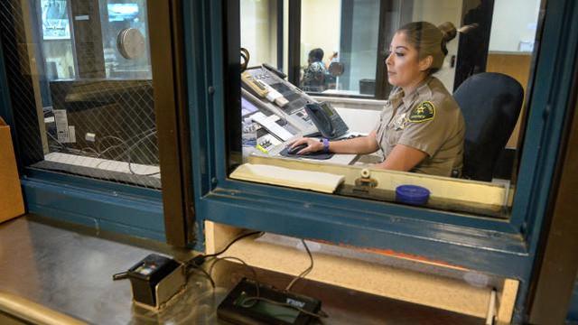 弗雷斯诺县监狱女狱警（资料图）