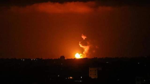 报复“纵火气球”袭击，以军空袭加沙地带哈马斯武器工厂