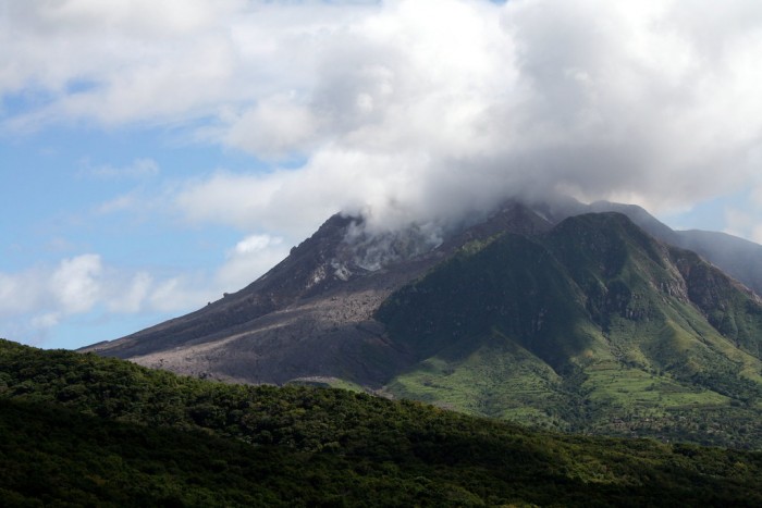 牛津研究称火山“卤水矿”可能是铜、金和锂的绿色来源 1 牛津研究称火山“卤水矿”可能是铜、金和锂的绿色来源
