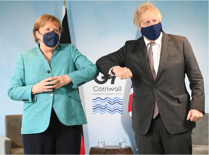 德国总理默克尔（左）与英国首相约翰逊（右） （图源：英国《独立报》）