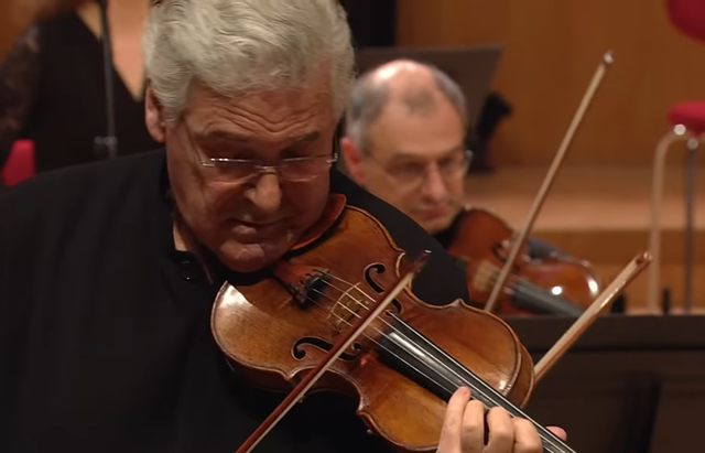 美国小提琴家皮恩卡斯·祖克曼 图片来源：视频截图