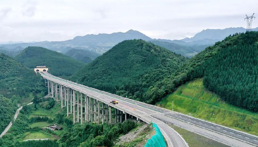 叙威高速建成通车四川再添南向出川大通道