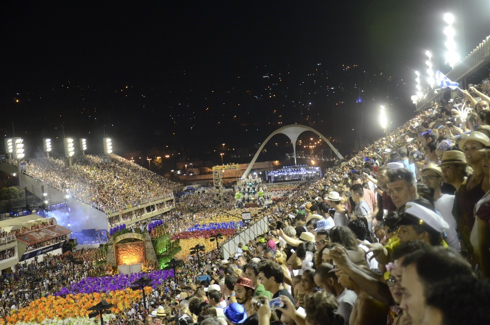 △往年巴西里约热内卢狂欢节表演现场 来源：巴西环球网
