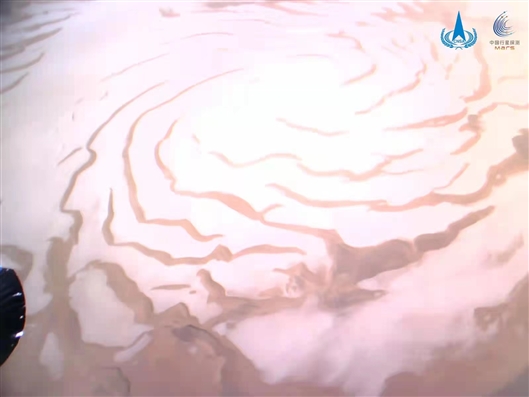 火星北极冰盖（国家航天局供图）