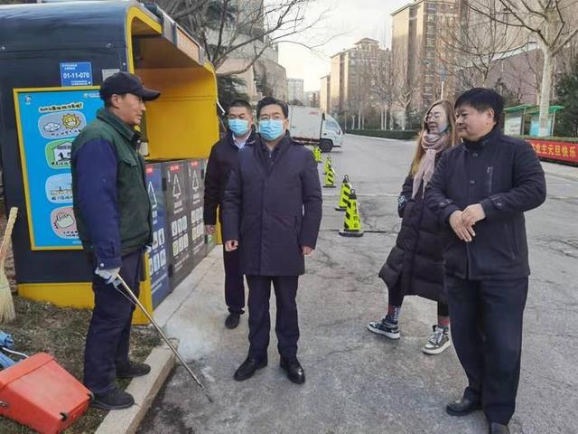 2021年12月31日上午,济南市城管局局长孙世会采取"四不两直"和明察