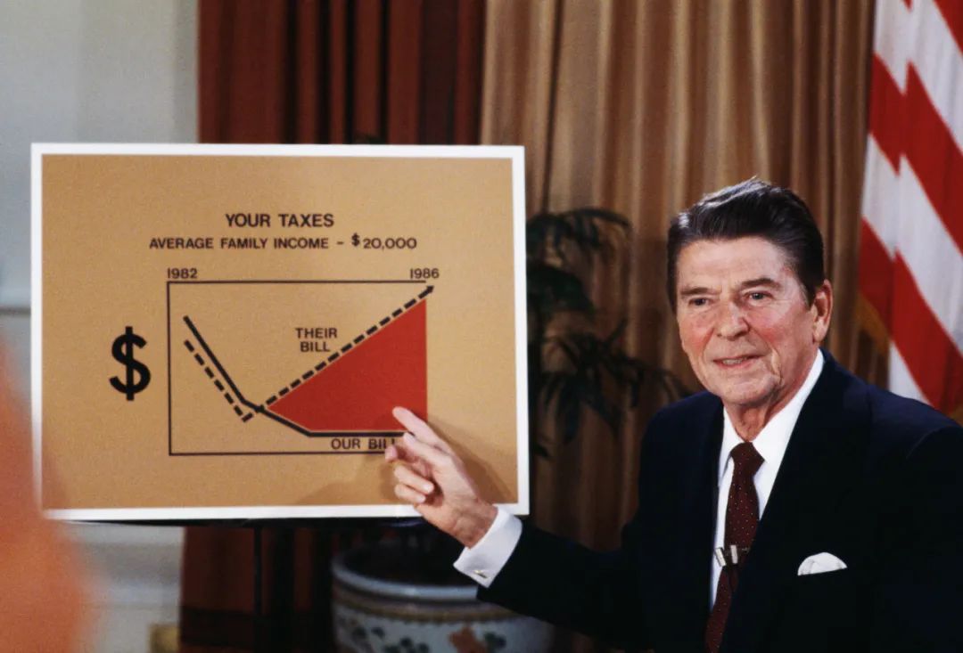 1981年7月27日，美国总统罗纳德·里根就减税立法向全国发表讲话。