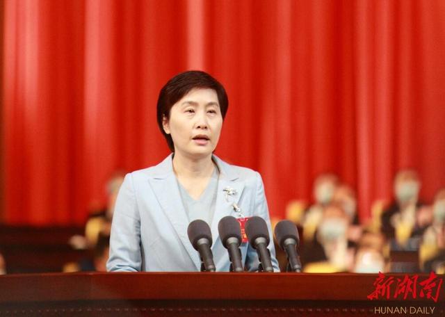 李爱武当选为岳阳市人民政府市长.