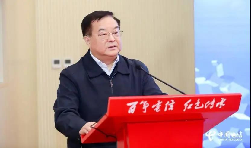 中国电信总经理李正茂发言。