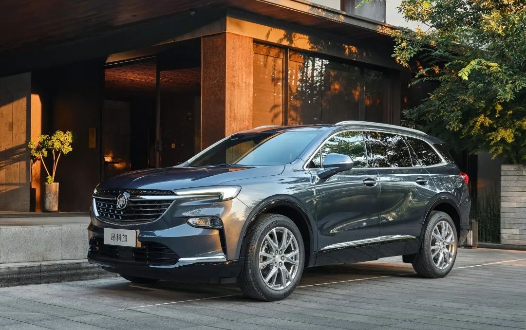 别克豪华大七座suv昂科旗