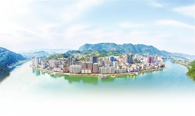 长阳县城全景 长阳县委宣传部供图