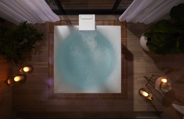 Stillness Bath是一款沉浸式智能浴缸，起价为8000美元。图片。科勒