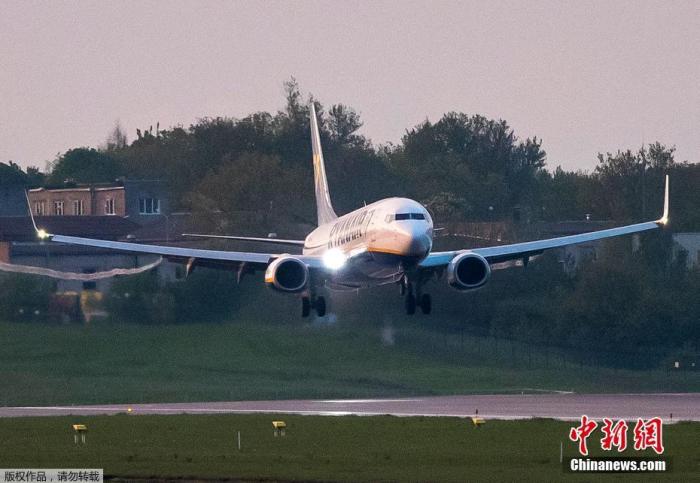 资料图：瑞安航空客机。