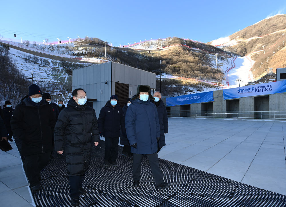 ↑2021年1月18日，习近平在位于北京市延庆区的国家高山滑雪中心考察调研。