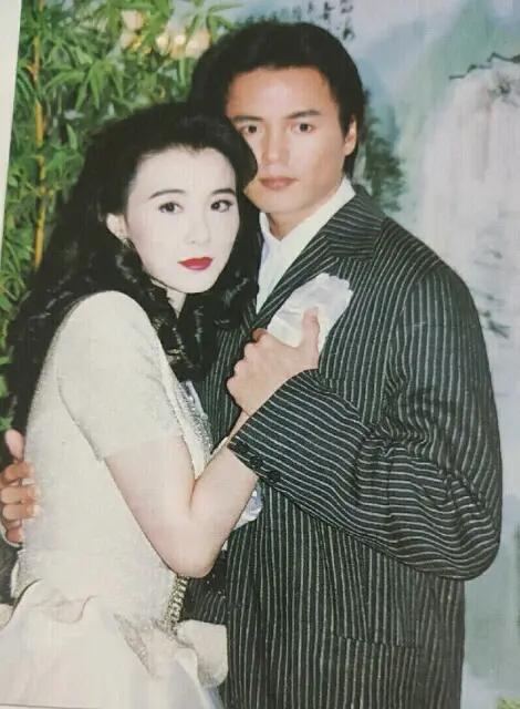 涉嫌传销被调查后林瑞阳张庭夫妻创办的化妆品网店照常卖货