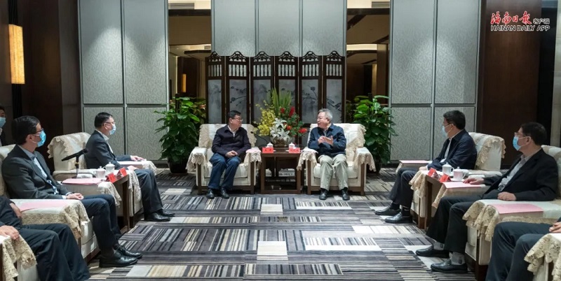 上海市教育系统代表团来琼访问 沈晓明会见 冯飞证签