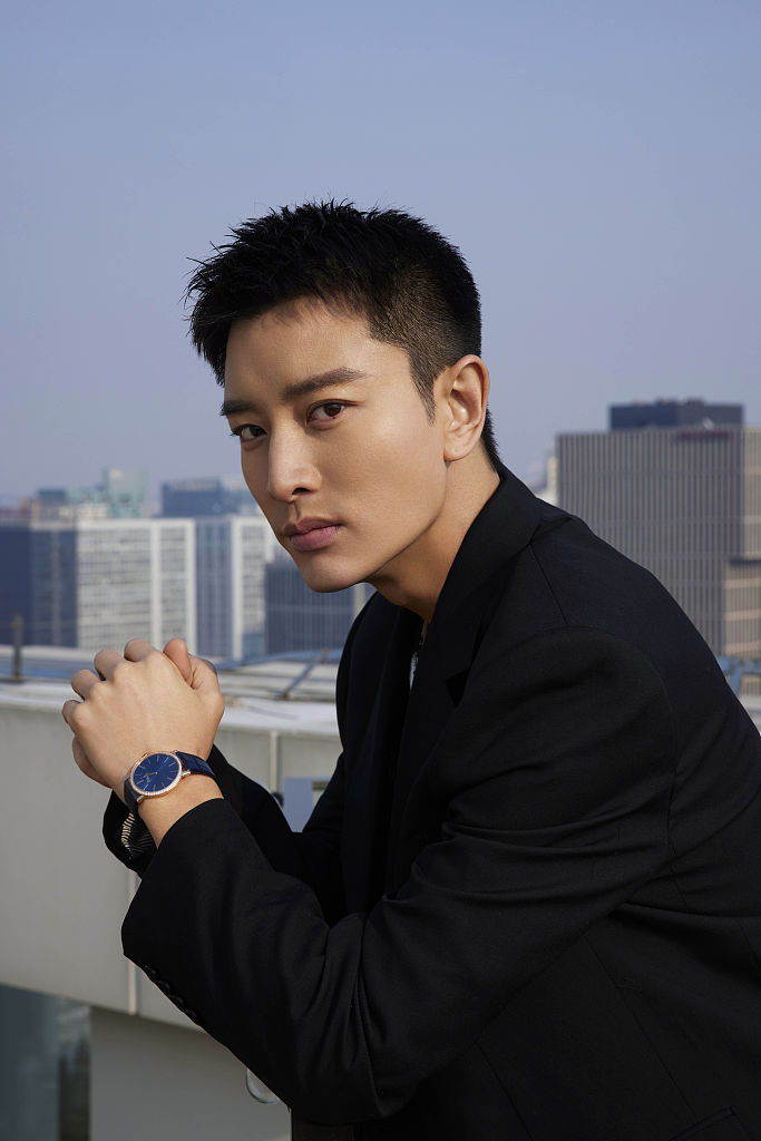 贾乃亮出席时尚先生盛典 西装造型绅士雅致_高清图集_新浪网