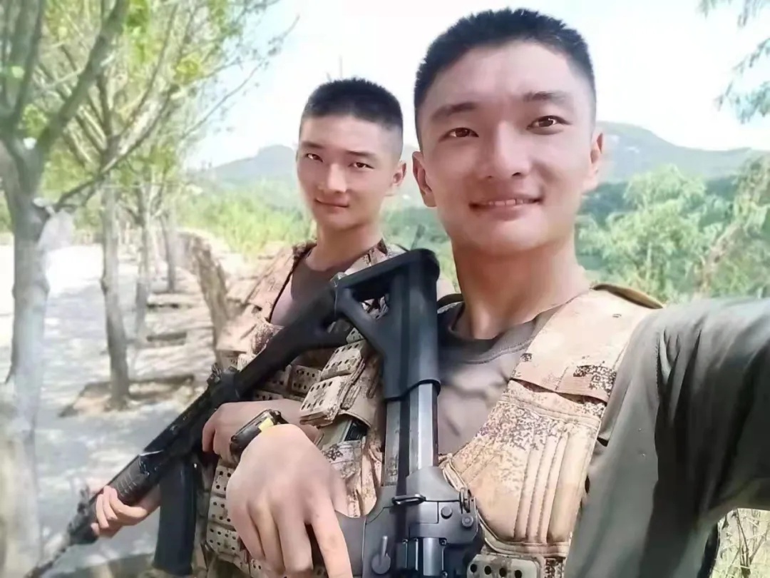 疤不得怎么用好样的！这些双胞胎同年考上大学，同年参军入伍_https://www.jmylbn.com_新闻资讯_第11张