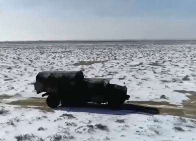 图片说明：新型迫击炮系统机动能力强悍 央视截图