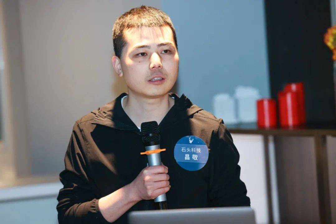 湖南岳阳出现一位富豪靠研发扫地机器人实现逆袭身价138亿