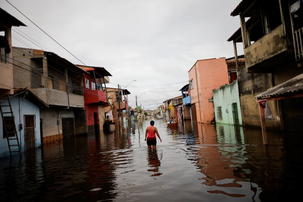 巴西帕拉州暴雨引发洪灾02街道变汪洋