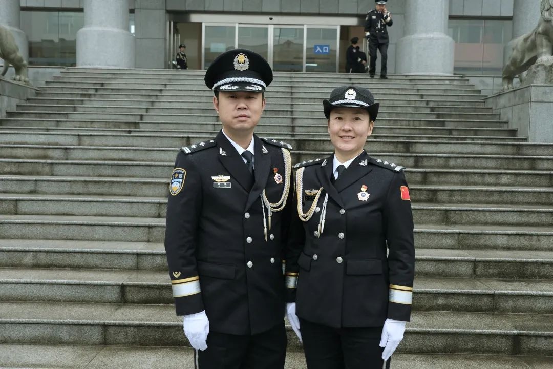 你好警察节你好警礼服聚焦最美礼服照献礼最美警察节