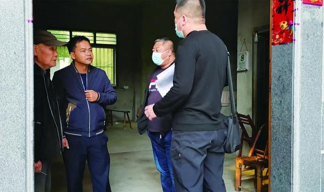 北票市公安局民警赴莆田走访，寻找被拐卖的儿童。受访者供图