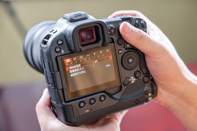 年终奖马上到手 2022年买什么相机之佳能篇