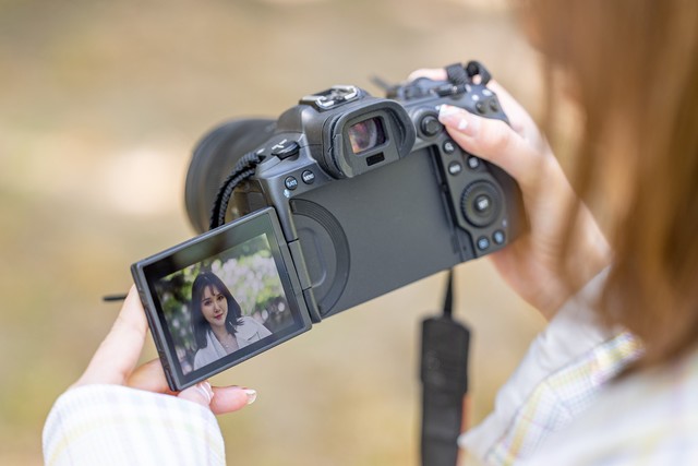 年终奖马上到手 2022年买什么相机之佳能篇