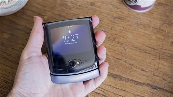 摩托罗拉razr 3曝光:首搭骁龙8,星轨转轴技术等