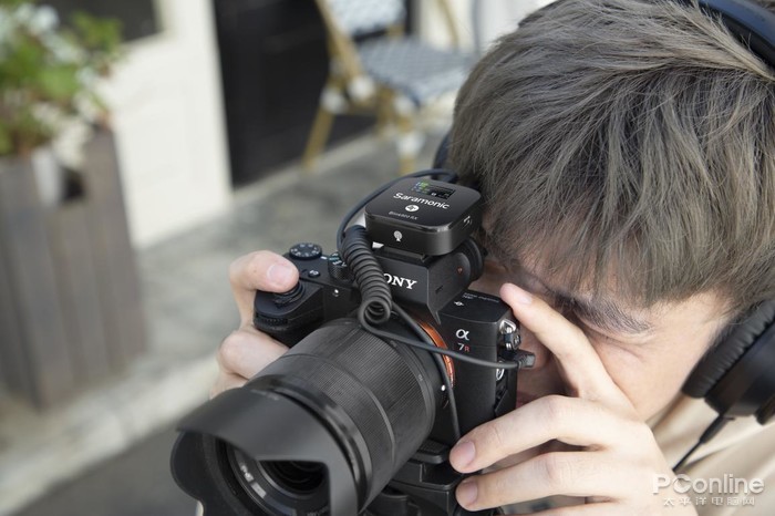 太平洋电脑网|为精简而声 枫笛Blink900迷你双通道无线麦克风系统发布