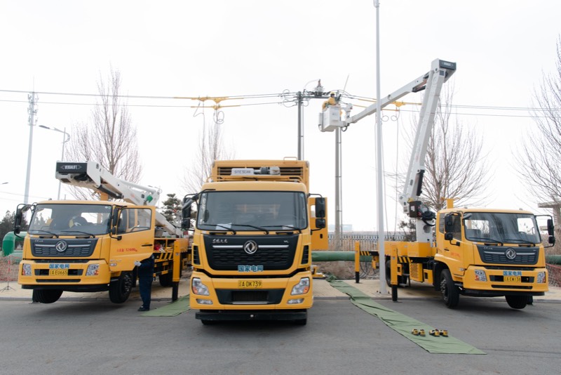 辽宁营口供电公司首次开展中压发电车带电作业