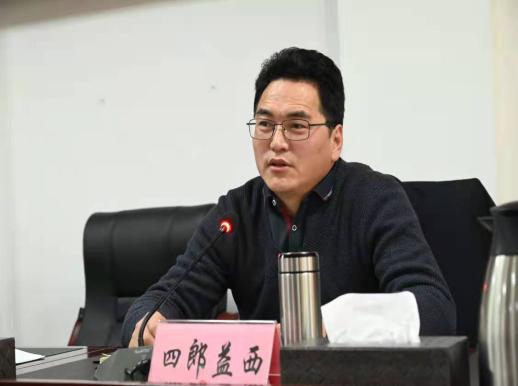 四郎益西对现场述责述廉报告同志逐一进行了全面,细致的点评,指出不足