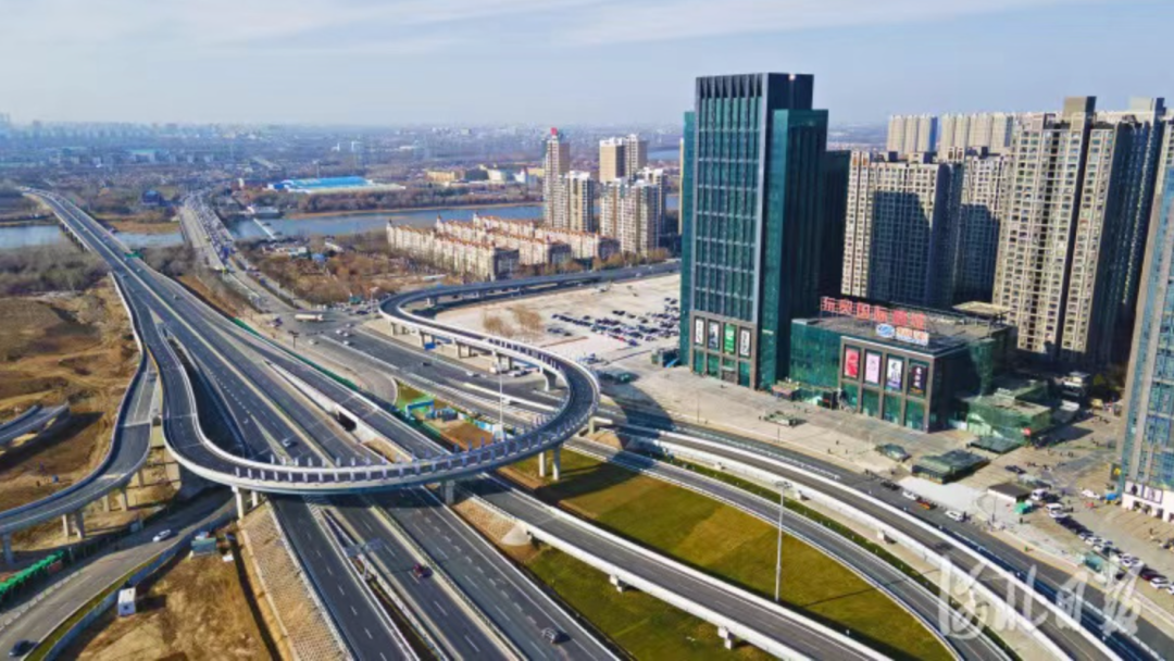 三河市燕郊西出口立体交通枢纽.河北日报记者赵永辉摄