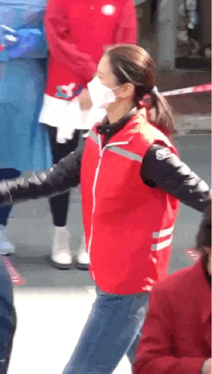 袁咏仪在深圳做防疫志愿者 社区工作人员证实：她很低调 感谢她
