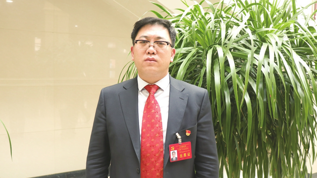 同德县县长项秀今年,我们将紧紧围绕《报告》工作部署,重点从以下几个