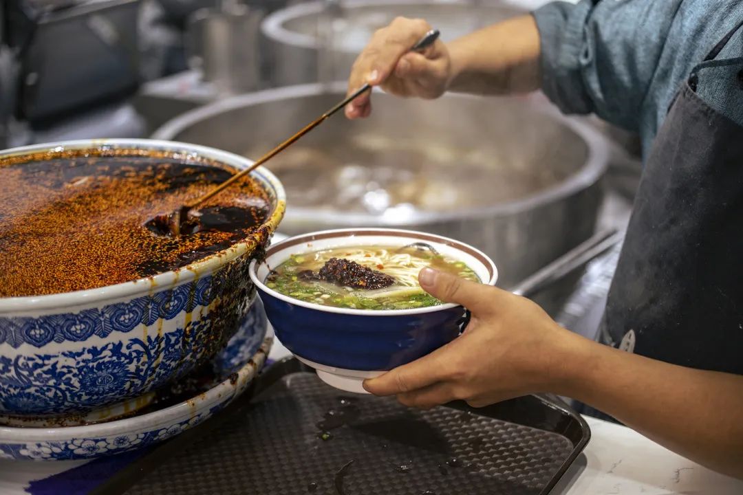 牛大碗是在异乡的兰州人心里的"挂念"