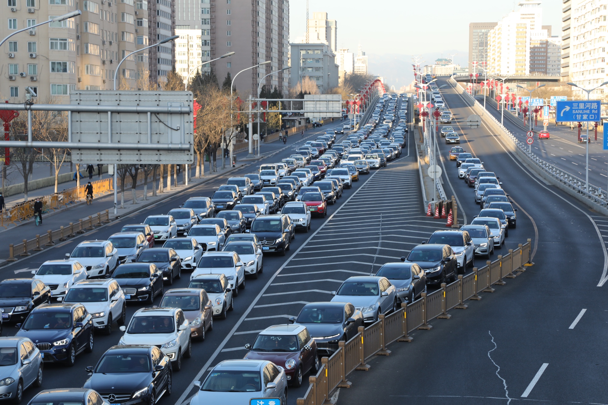 北京今年将实施一批疏堵工程多条环路高速路增设出入口